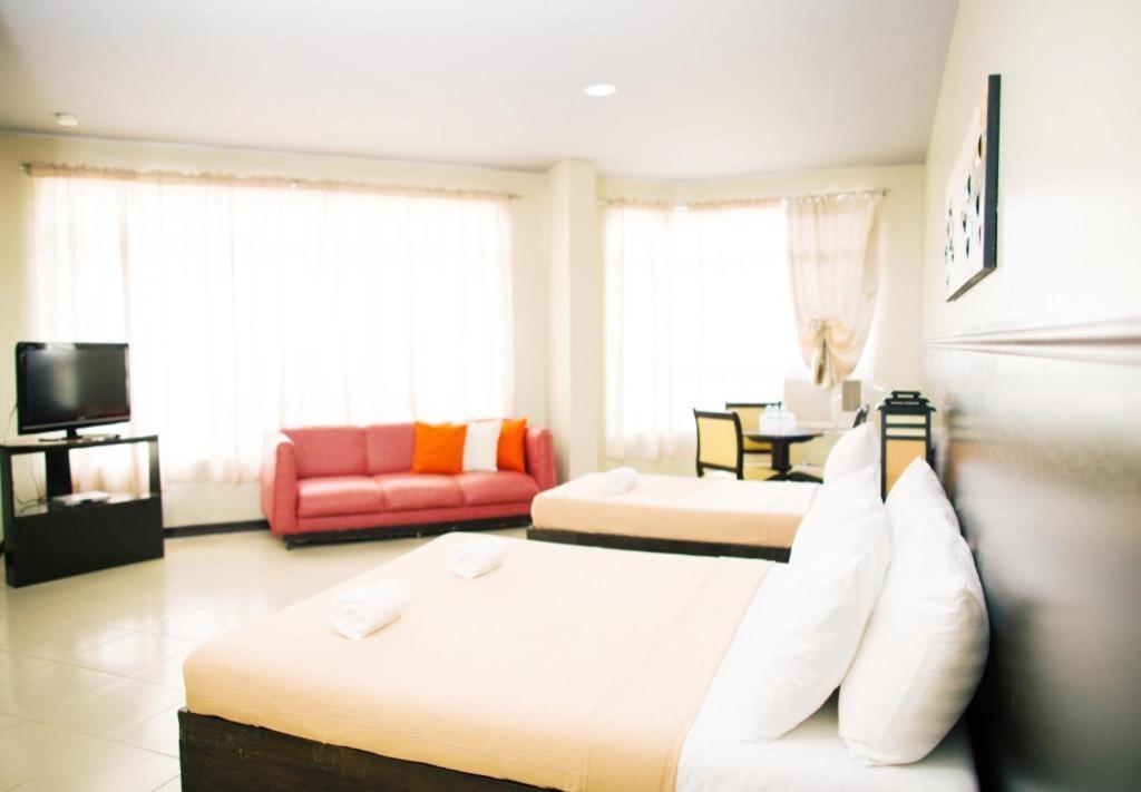 อติ-อติฮัน เฟสติวัล โฮเต็ล Hostel กาลิโบ ภายนอก รูปภาพ
