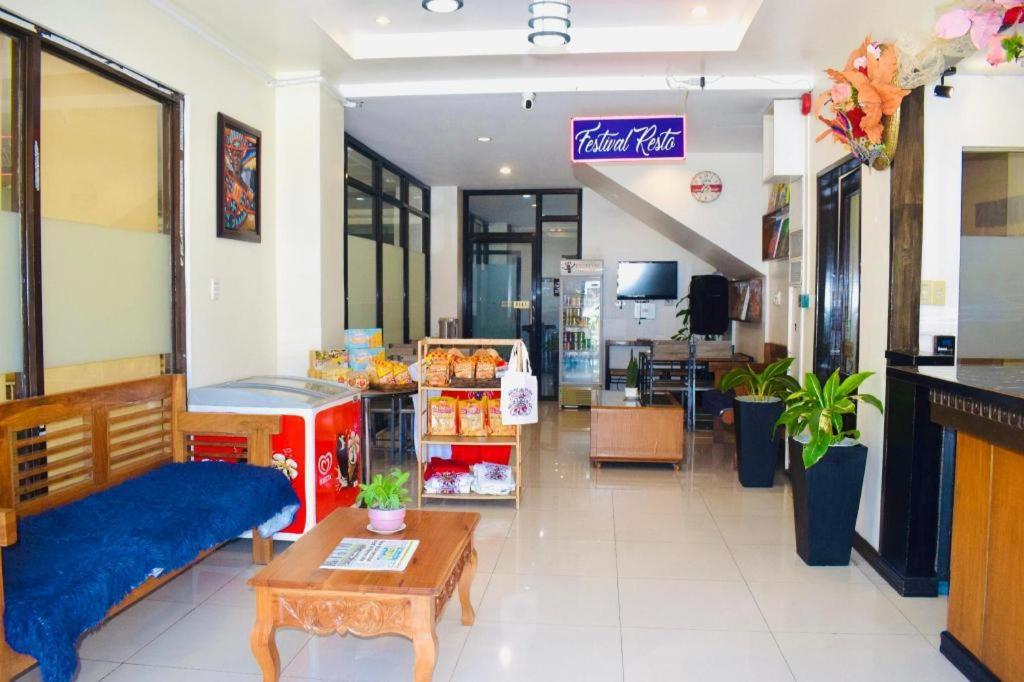 อติ-อติฮัน เฟสติวัล โฮเต็ล Hostel กาลิโบ ภายนอก รูปภาพ