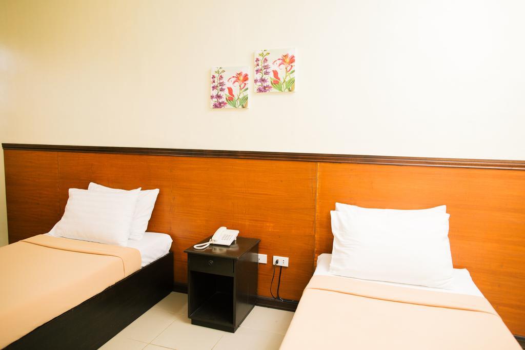 อติ-อติฮัน เฟสติวัล โฮเต็ล Hostel กาลิโบ ภายนอก รูปภาพ